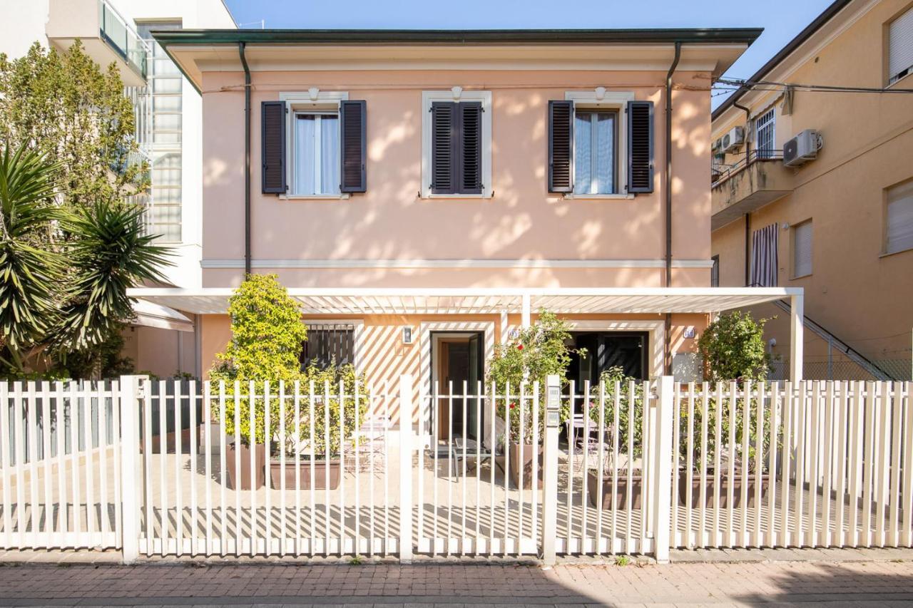 Bilocale Con Giardino A 200Mt Dal Mare - Homeunity Rimini Exterior foto